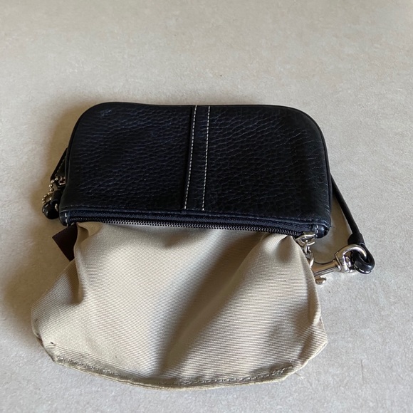 Coach wristlet. - Picture 4 of 10